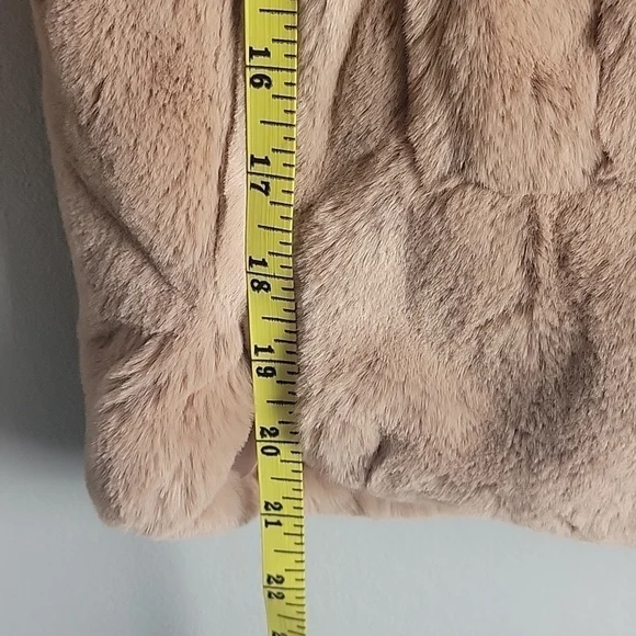 Zara-KIDS-Pink Faux Fur Hooded Coat-Size 9 - Picture 11 of 15